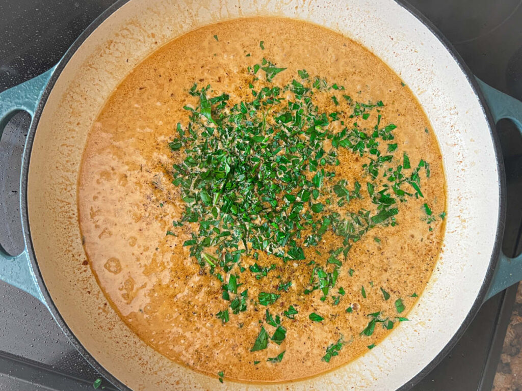 Parsley for garlic cream sauce